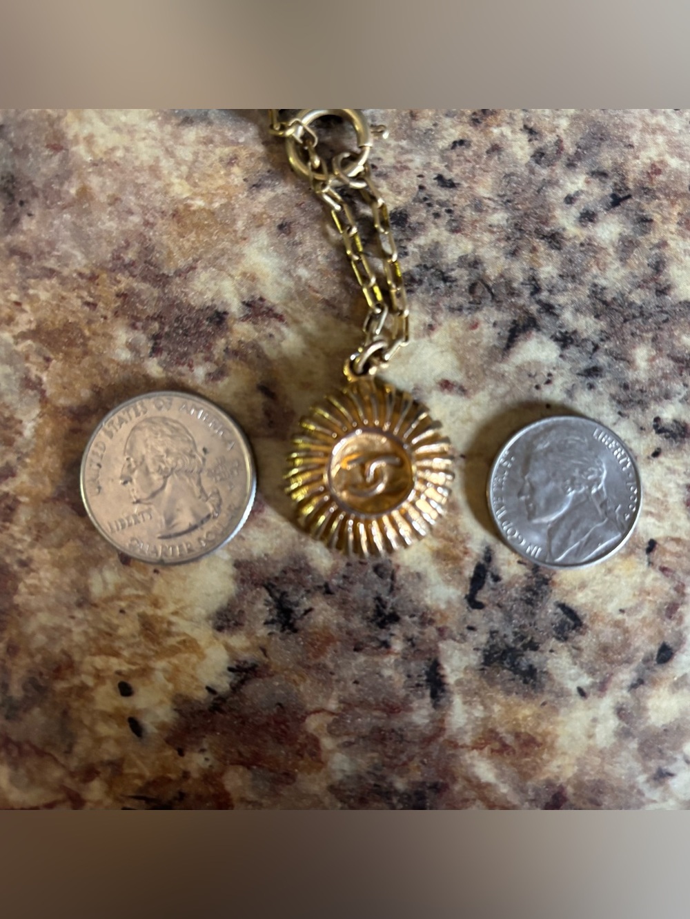 Chanel CC Necklace - 17” vintage gold plated necklace - Picture 13 of 16